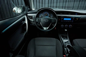 Седан Toyota Corolla 2013 года, 1299000 рублей, Красноярск