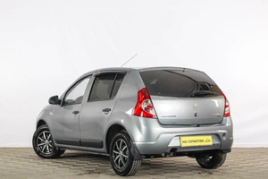 Хетчбэк Renault Sandero 2011 года, 429000 рублей, Тюмень