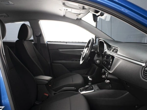 Седан Kia Rio 2021 года, 1790000 рублей, Омск