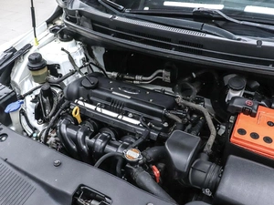 Седан Kia Rio 2012 года, 1000000 рублей, Красноярск