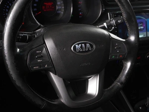 Седан Kia Rio 2014 года, 1095000 рублей, Красный Пахарь