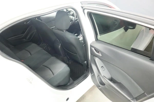 Седан Mazda 3 2013 года, 1340000 рублей, Курск