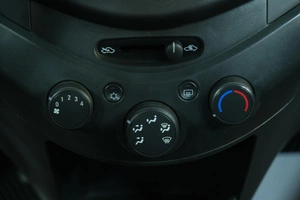 Хетчбэк Chevrolet Spark 2011 года, 439000 рублей, Омск