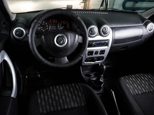 Седан Renault Logan 2013 года, 599000 рублей, Воронеж