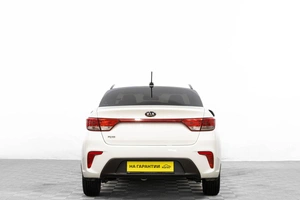 Седан Kia Rio 2017 года, 1119000 рублей, Барнаул