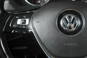 Внедорожник Volkswagen Tiguan 2018 года, 2999000 рублей, Тюмень