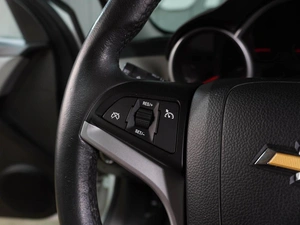 Седан Chevrolet Cruze 2012 года, 899000 рублей, Воронеж