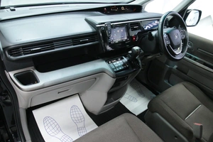 Минивэн Honda Stepwgn 2018 года, 1898000 рублей, Солонцы