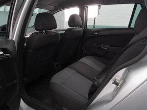 Универсал Opel Astra 2010 года, 579000 рублей, Воронеж