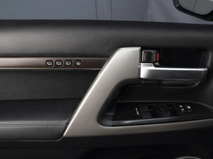 Внедорожник Toyota Land Cruiser 2016 года, 5880000 рублей, Омск