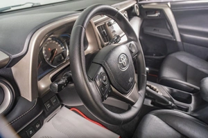 Внедорожник Toyota RAV4 2013 года, 2079000 рублей, Томск