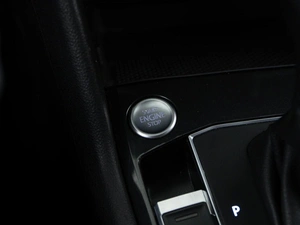 Внедорожник Volkswagen Tiguan 2018 года, 2613040 рублей, Москва