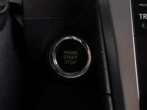 Седан Toyota Camry 2013 года, 1859000 рублей, Тюмень