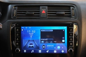 Седан Volkswagen Jetta 2011 года, 919000 рублей, Омск