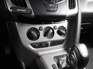 Хетчбэк Ford Focus 2013 года, 959000 рублей, Воронеж