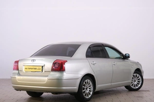 Седан Toyota Avensis 2004 года, 769000 рублей, Омск