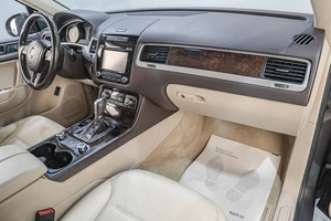 Внедорожник Volkswagen Touareg 2011 года, 1459000 рублей, Челябинск