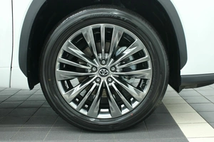 Внедорожник Toyota Highlander 2025 года, 5380000 рублей, Красноярск