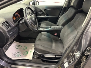 Седан Toyota Avensis 2009 года, 1150000 рублей, Красноярск