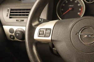 Хетчбэк Opel Astra 2007 года, 439000 рублей, Челябинск