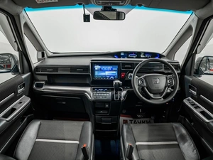 Минивэн Honda Stepwgn Spada 2018 года, 2150000 рублей, Красноярск