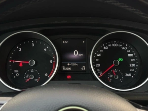 Внедорожник Volkswagen Tiguan 2017 года, 2599000 рублей, Ижевск