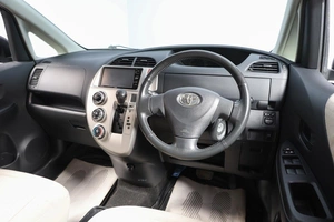 Хетчбэк Toyota Ractis 2010 года, 989000 рублей, Новосибирск