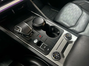 Внедорожник Volkswagen Touareg 2018 года, 3975000 рублей, Красноярск