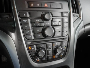 Хетчбэк Opel Astra 2013 года, 799000 рублей, Воронеж