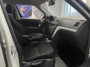 Внедорожник Skoda Yeti 2016 года, 1600000 рублей, Ярославль