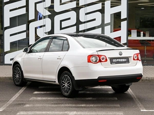 Седан Volkswagen Jetta 2010 года, 679000 рублей, Волгоград