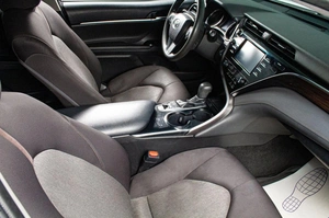 Седан Toyota Camry 2018 года, 2739000 рублей, Сургут