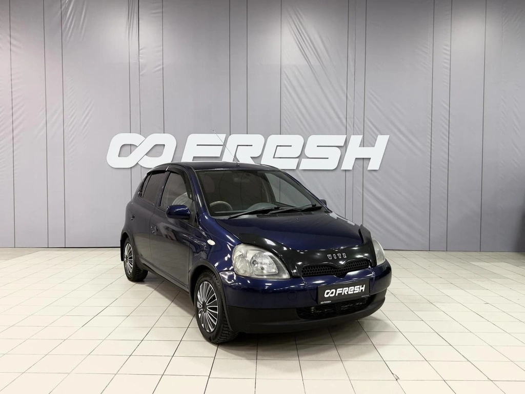 Хетчбэк Toyota Vitz 2000 года, 550000 рублей, Нижневартовск