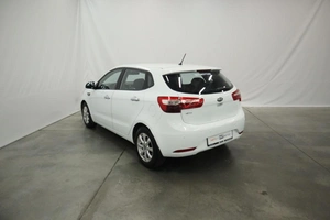 Хэтчбек Kia Rio 2012 года, 1125000 рублей, Курск