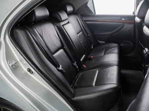 Седан Toyota Avensis 2006 года, 950000 рублей, Тюмень