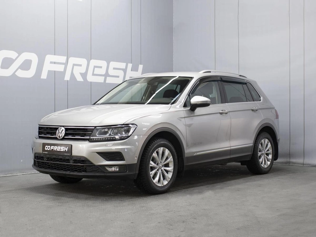 Внедорожник Volkswagen Tiguan 2018 года, 3390000 рублей, Омск