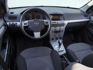 Седан Opel Astra 2010 года, 619000 рублей, Волгоград