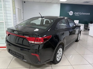 Седан Kia Rio 2019 года, 1030000 рублей, Ачинск
