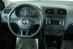 Седан Volkswagen Polo 2019 года, 1169000 рублей, Омск