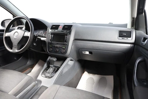 Хетчбэк Volkswagen Golf 2005 года, 659000 рублей, Новосибирск