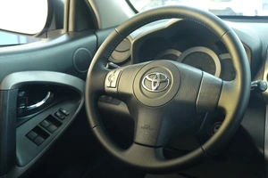 Внедорожник Toyota RAV4 2008 года, 1269000 рублей, Омск