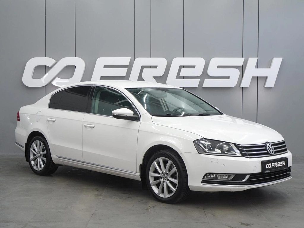 Седан Volkswagen Passat 2012 года, 1272000 рублей, Воронеж