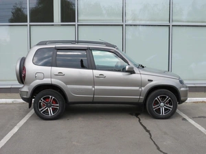 Внедорожник Chevrolet Niva 2018 года, 880000 рублей, Брянск