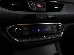 Хетчбэк Hyundai i30 2017 года, 1790000 рублей, Омск