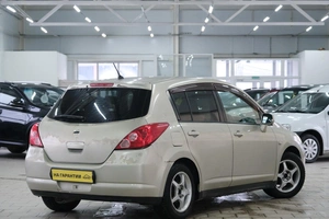 Седан Nissan Tiida 2005 года, 369000 рублей, Омск