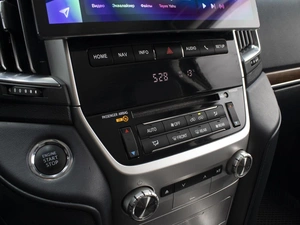 Внедорожник Toyota Land Cruiser 2016 года, 5880000 рублей, Омск