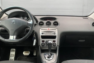 Седан Peugeot 408 2015 года, 650000 рублей, Солонцы