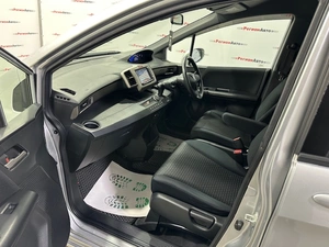 Минивэн Honda Freed 2010 года, 995000 рублей, Красноярск