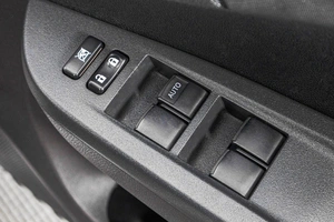 Хетчбэк Toyota Ractis 2011 года, 839000 рублей, Барнаул