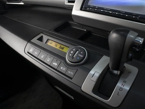 Минивэн Honda Freed 2012 года, 1070000 рублей, Омск